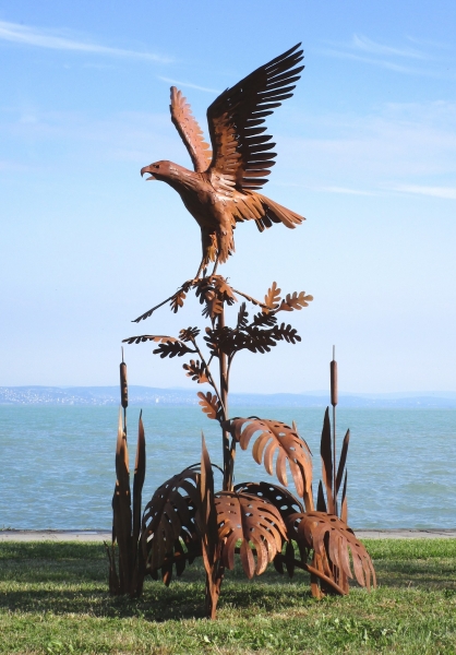 Rusty steel eagle artwork garden